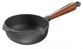 Skeppshult Traditional beech wood handle saucepan 1 l cast iron