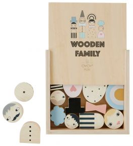 Oyoy Mini Mobile / toy bricks wooden family figure
